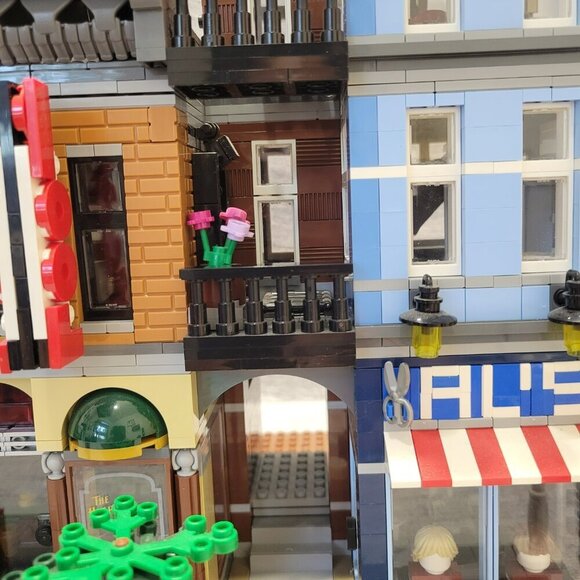 Lego Creator 10246 Detective's Office - Picture 7 of 16